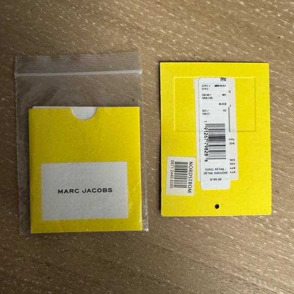 Marc Jacobs Black MEDIUM The Tote Bag - Picture 8 of 11